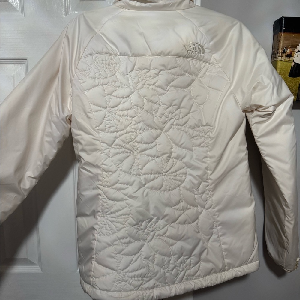 White/cream North Face Jacket - Picture 2 of 4